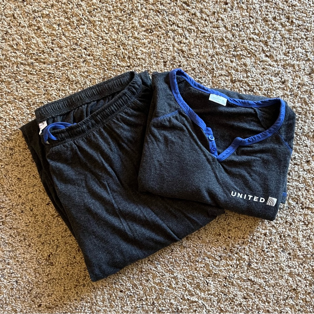 United Airlines Pajamas L-XL grey & dark blue